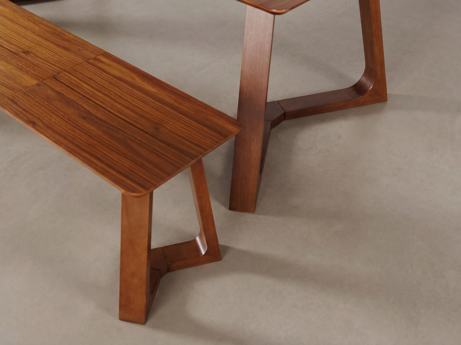 Transformer Nova Dining Set- The Host
